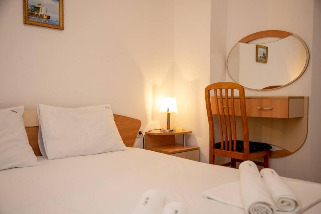 Convenient 1-Bedroom Flat Next To Harmanite Beach Sozopol Luaran gambar