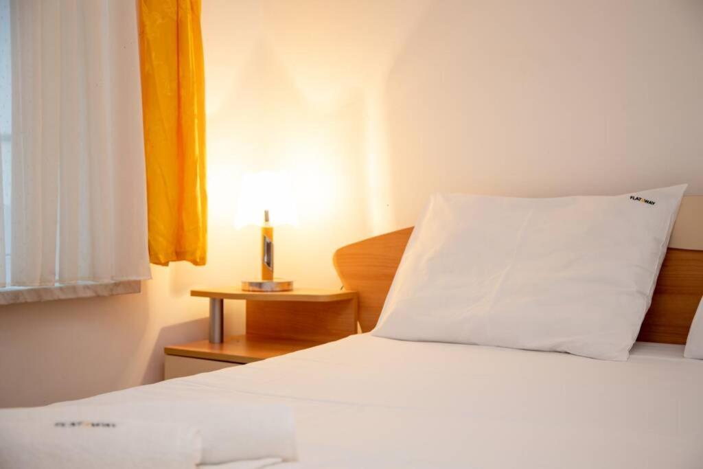 Convenient 1-Bedroom Flat Next To Harmanite Beach Sozopol Luaran gambar