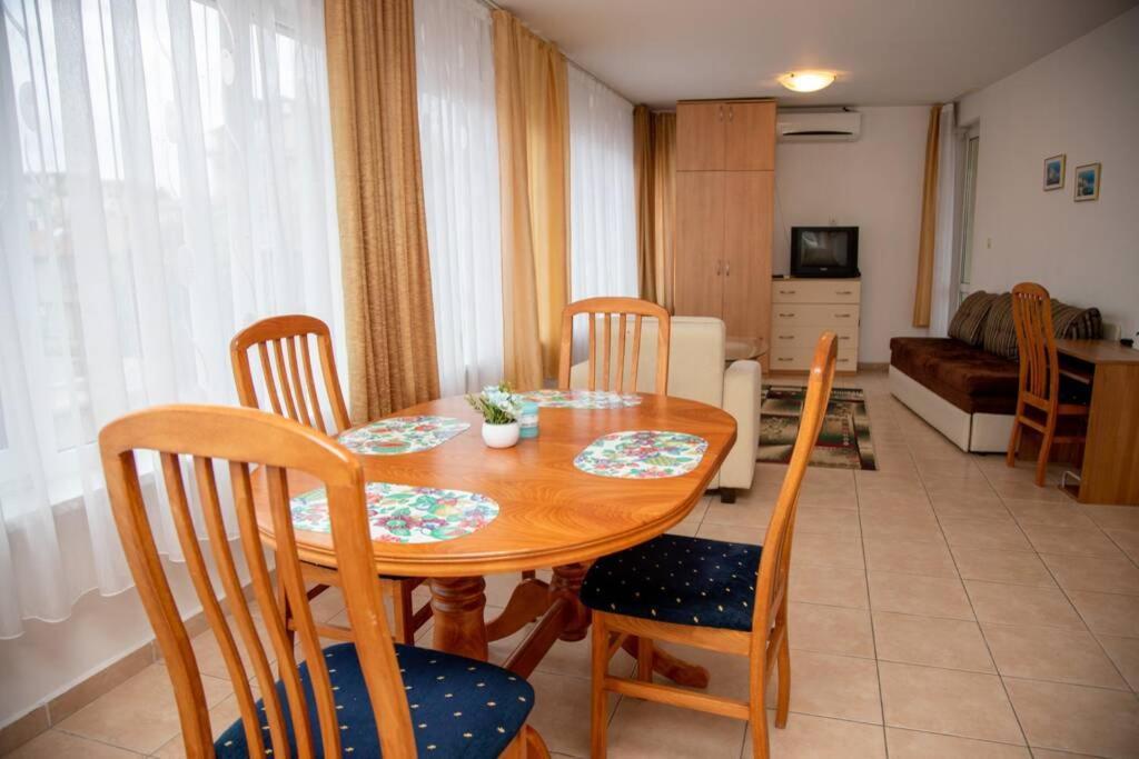 Convenient 1-Bedroom Flat Next To Harmanite Beach Sozopol Luaran gambar