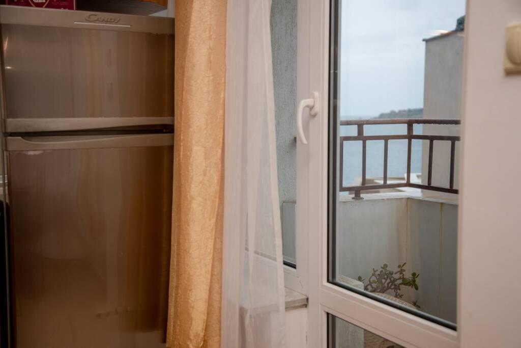 Convenient 1-Bedroom Flat Next To Harmanite Beach Sozopol Luaran gambar
