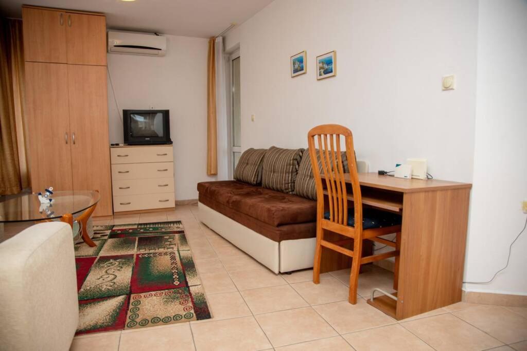 Convenient 1-Bedroom Flat Next To Harmanite Beach Sozopol Luaran gambar