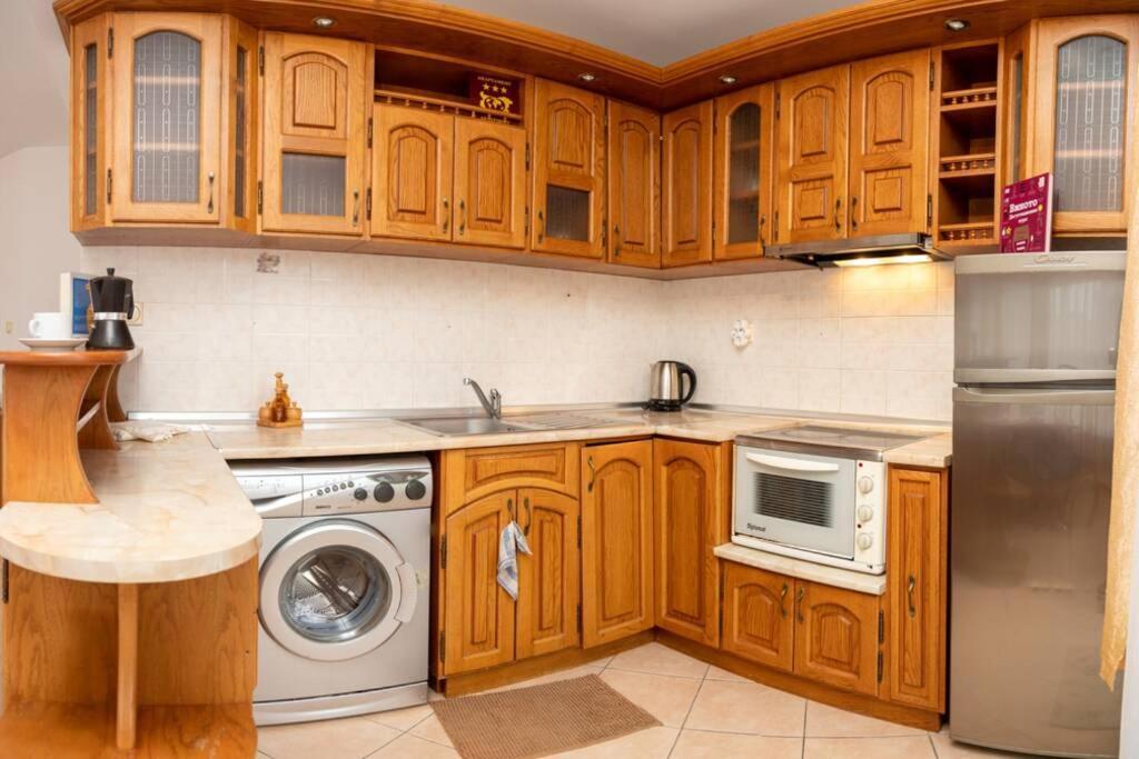 Convenient 1-Bedroom Flat Next To Harmanite Beach Sozopol Luaran gambar